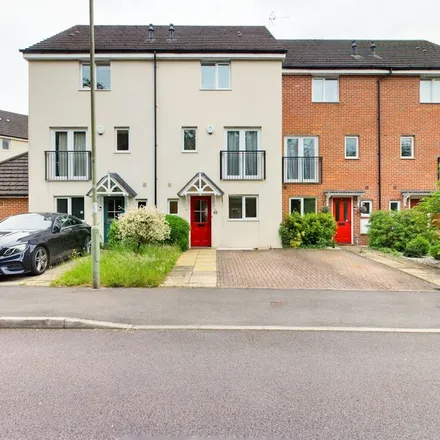 Image 2 - Skippetts Gardens, Basingstoke, RG21 3FB, United Kingdom - Townhouse for rent