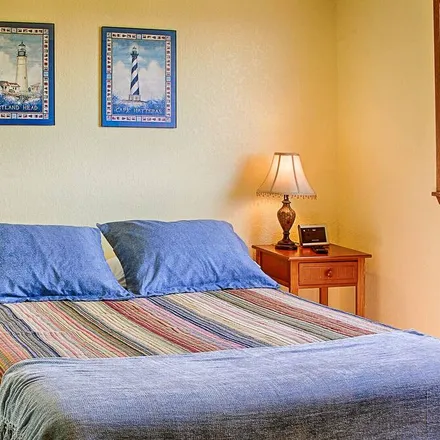 Rent this 1 bed condo on Ocean Shores in WA, 98569