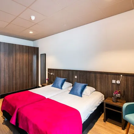 Rent this 2 bed apartment on Poort van Veghel 4914 in 5466 SB Veghel, Netherlands