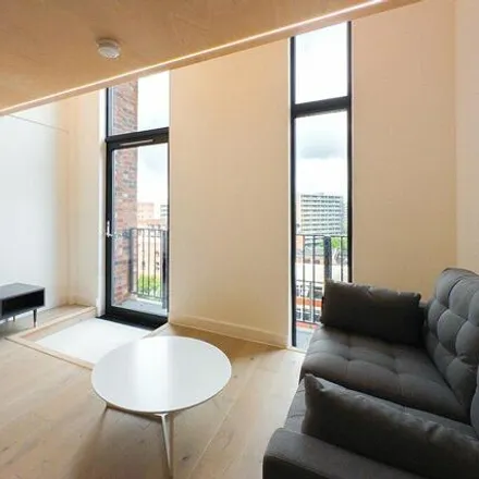 Rent this 2 bed room on St George's Gardens in Spinners Way, Manchester