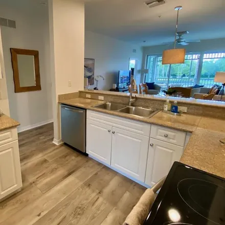 Image 2 - Naples, FL - Condo for rent