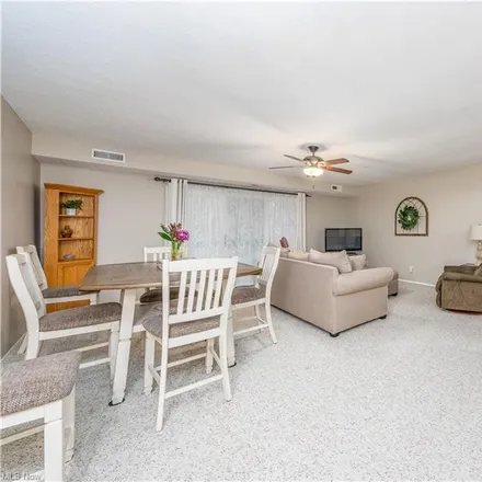 Image 3 - 2918 North Bay Drive, Westlake, OH 44145, USA - Condo for sale