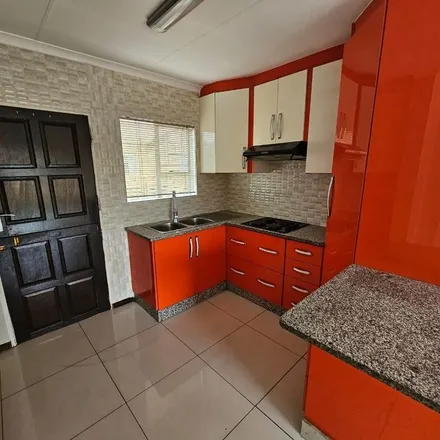 Rent this 2 bed townhouse on Boom Street in Abaqulusi Ward 8, Abaqulusi Local Municipality