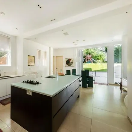 Image 7 - 2 Lindfield Gardens, London, NW3 6BJ, United Kingdom - House for sale
