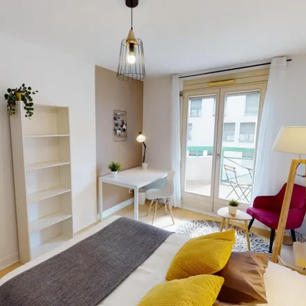 Rent this 4 bed room on 25 Route de Vienne in 69007 Lyon, France