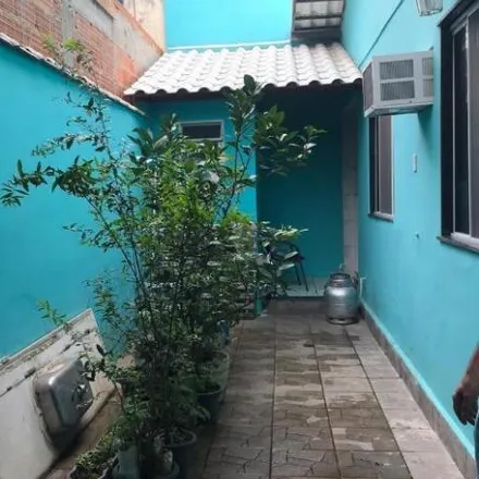 Buy this 3 bed house on Rua Capitão Deodoro de Alvarenga Ribeiro in Chacrinha, Nova Iguaçu - RJ