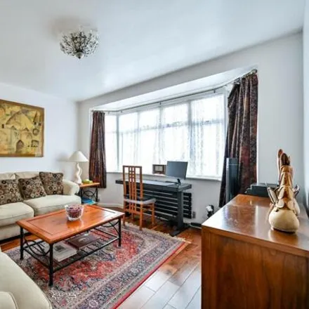 Buy this 6 bed duplex on North Drive in London, TW3 1PQ