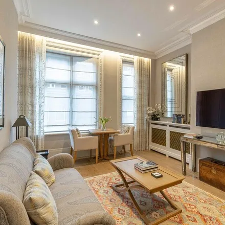 Image 5 - 7 Wilbraham Place, London, SW1X 9BT, United Kingdom - Apartment for rent