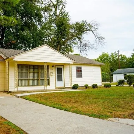 Buy this 2 bed house on 9911 Genemaury Street in Houston, TX 77088