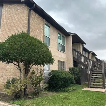 Rent this 2 bed condo on Saturn Lane in Clear Lake City, Houston