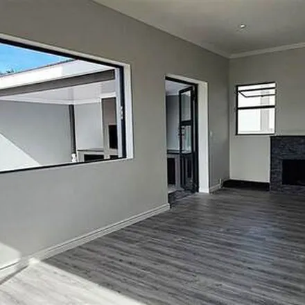 Image 2 - 10 Erith Street, Nelson Mandela Bay Ward 5, Gqeberha, 6056, South Africa - Apartment for rent