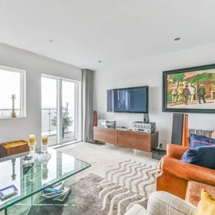 Buy this 3 bed apartment on Sylvan Hill in London, SE19 2QB
