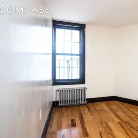 Image 8 - 98 Stanhope Street, New York, NY 11221, USA - House for rent