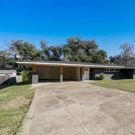 Image 2 - 5107 Meadowbrook Drive, Greenville, TX 75402, USA - House for sale