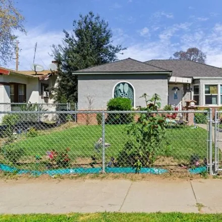 Buy this 2 bed house on 4505 East Illinois Avenue in Fresno, CA 93702