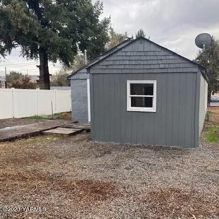 Image 2 - 197 Missouri Avenue, WA 98942, USA - House for sale