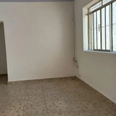 Rent this 2 bed house on Rua Silva Coutinho in Água Rasa, São Paulo - SP