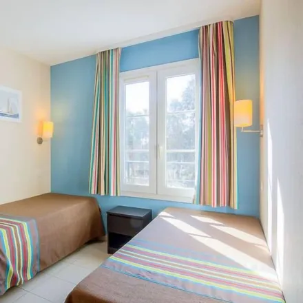 Image 1 - 83990 Saint-Tropez, France - Apartment for rent