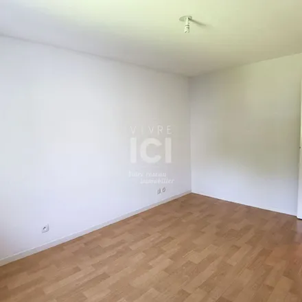 Rent this 3 bed apartment on 36 Rue de Bellevue in 44880 Sautron, France