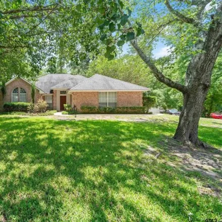 Buy this 3 bed house on 13931 Redwood Cir in Lindale, Texas