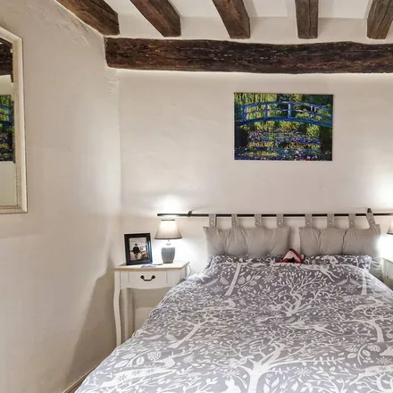 Rent this 5 bed house on Château d'Entrecasteaux in Rue de l'Église, 83570 Entrecasteaux