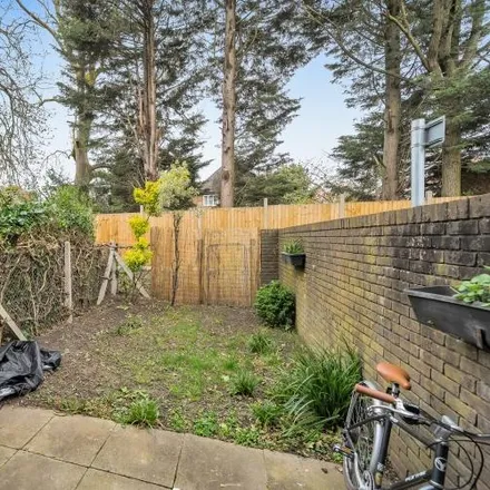 Image 4 - Neuhawce, 18 Brondesbury Park, Brondesbury Park, London, NW6 7AY, United Kingdom - House for rent