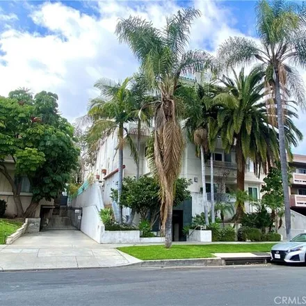Rent this 3 bed townhouse on 834 South Lucerne Boulevard in Los Angeles, CA 90019