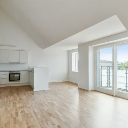 Rent this 4 bed apartment on Baunebakkevej in 2650 Hvidovre, Denmark