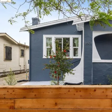 Buy this 3 bed house on 1601 73rd Avenue in Oakland, CA 94621
