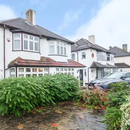 Buy this 3 bed duplex on Kenilworth Road in London, BR5 1DY