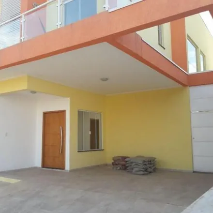 Buy this 3 bed house on Rua Francisco Alves in Bela Vista, Pindamonhangaba - SP