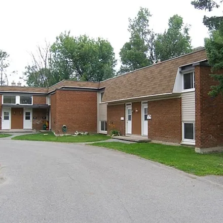 Image 2 - 46 Beaverbrook Lane, Ottawa, ON K2K 1L1, Canada - Apartment for rent