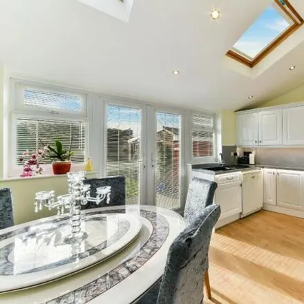 Image 6 - Broomgrove Gardens, South Stanmore, London, HA8 5RN, United Kingdom - Duplex for sale