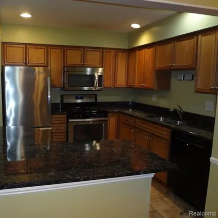 Image 3 - 974 Lafayette Court, Rochester Hills, MI 48307, USA - Condo for rent