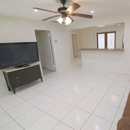 Image 9 - West Palm Beach, FL - House for rent