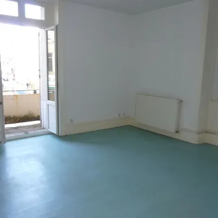 Image 5 - 4 Place Aristide Briand, 26240 Saint-Vallier, France - Apartment for rent