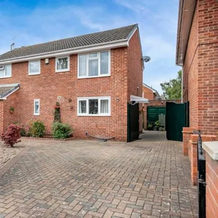 Buy this 4 bed house on 16 Elm Walk in Retford, DN22 7DY