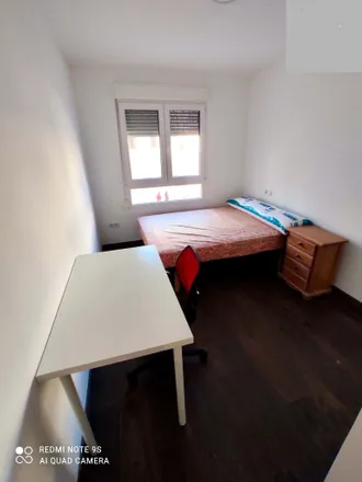 Rent this 5 bed room on Mundo a Través in Calle Tarragona, 12003 Castelló de la Plana