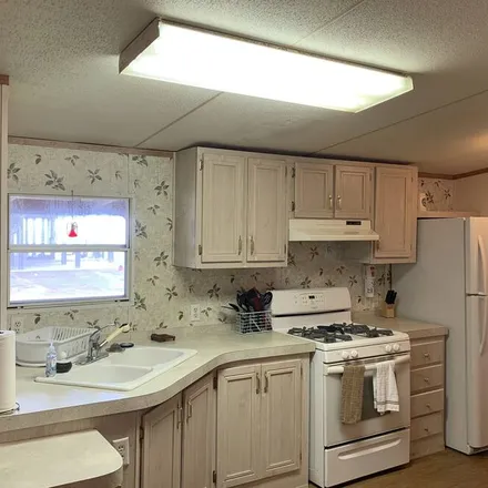 Rent this 2 bed house on Port Lavaca