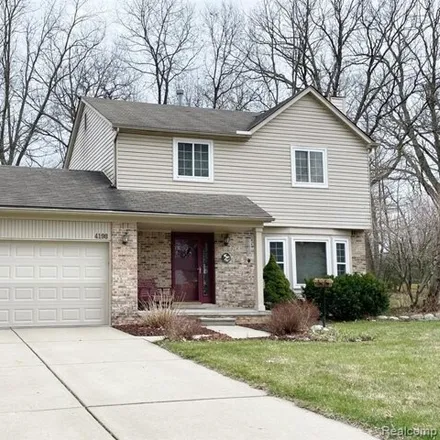 Buy this 3 bed house on Hardwich Drive in Waterford Charter Township, MI 48329