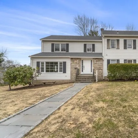 Buy this 6 bed house on 80 Third Street in Northfield, Stamford