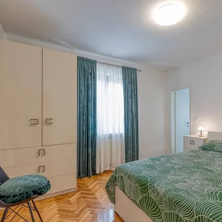 Rent this 2 bed apartment on 52464 Višnjan