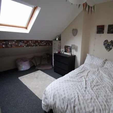 Image 3 - Manor Terrace, Leeds, LS6 1FA, United Kingdom - House for rent