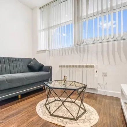 Rent this studio apartment on Bath Road in London, TW6 2AQ