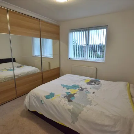 Rent this 3 bed apartment on Darwin Crescent in Newcastle upon Tyne, NE3 4TT