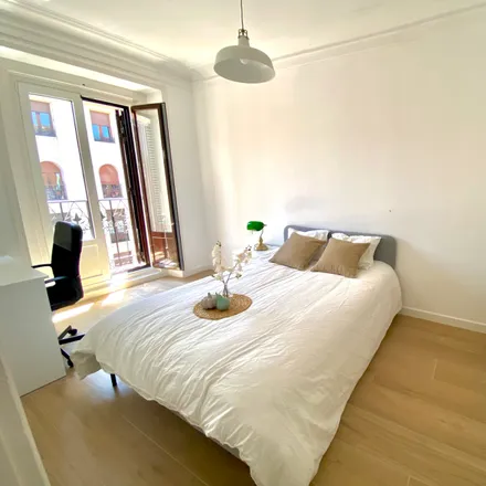 Rent this 5 bed room on Madrid in Dia & Go, Plaza Segovia Nueva