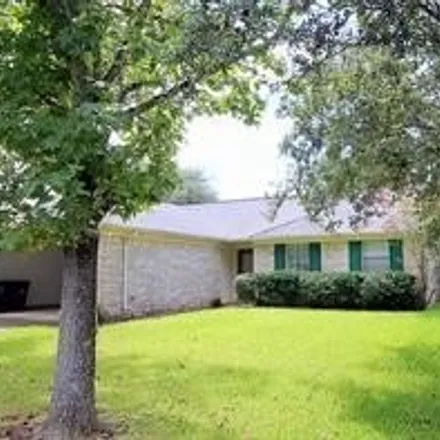 Rent this 3 bed house on 3198 East Heatherock Circle in Sugar Land, TX 77479