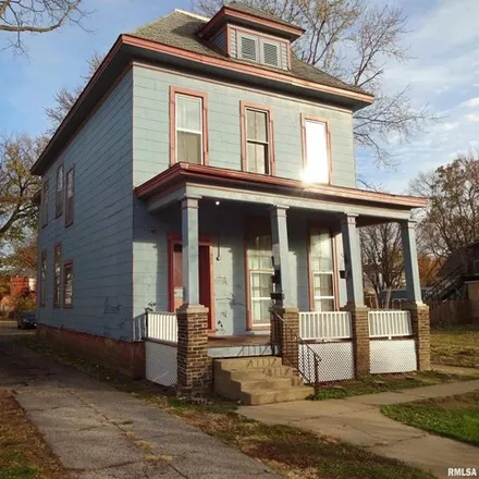Buy this studio house on 918 North 5th Street in Springfield, IL 62702
