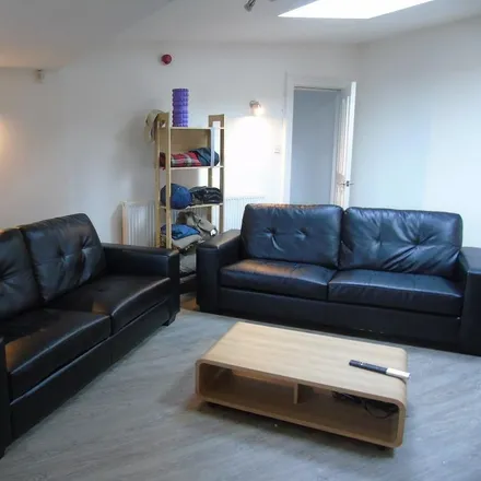 Image 5 - Kelso Street, Leeds, LS2 9PT, United Kingdom - House for rent