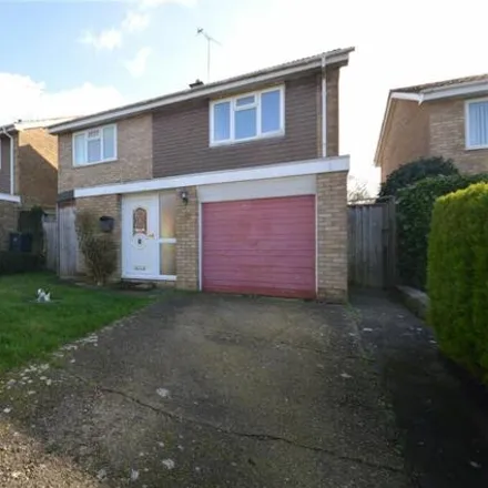 Buy this 4 bed house on Brompton Close in Luton, LU3 3QT